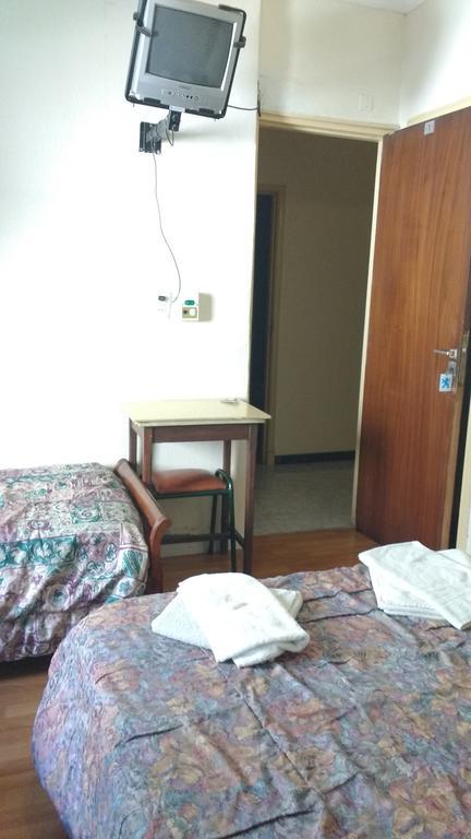 Hotel Lyon Mar del Plata Buitenkant foto